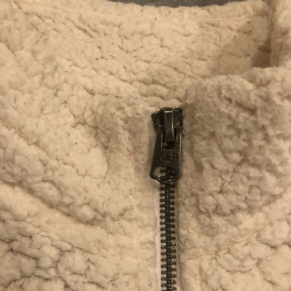 Abercrombie & Fitch Fuzzy Sherpa Jacket - Picture 5 of 5
